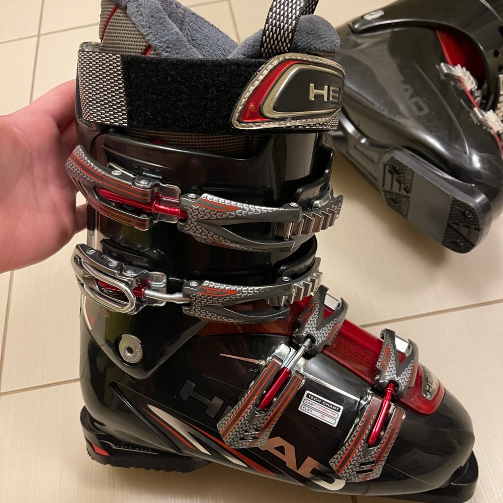 Head ski boots